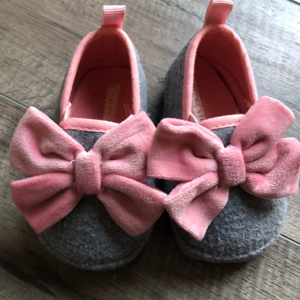 Laura Ashley Crib Shoes Size 2